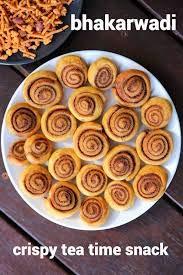 DHADIWAL KHAVAIYYA KATTA'S Special Big BHAKARWADI (NAMKEEN) (250)