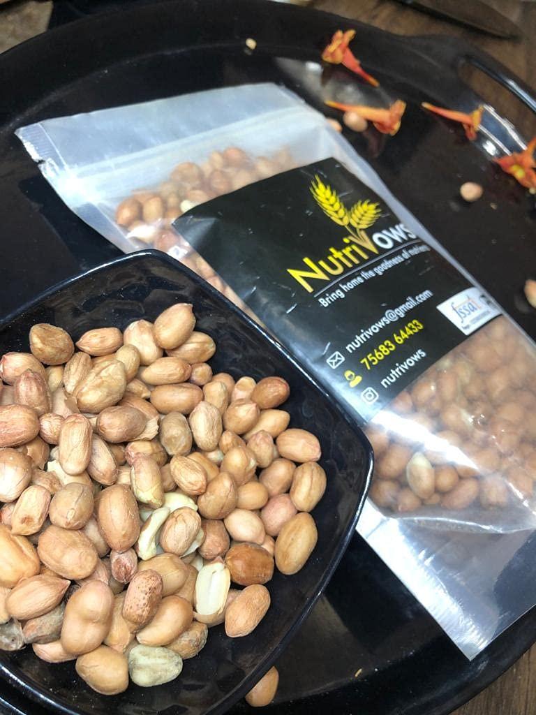 NUTRIVOWS Organic Groundnuts / Peanuts | 100% Vegan, Gluten Free and NO Additives | Raw, Unpolished and Unadulterated (2KG)