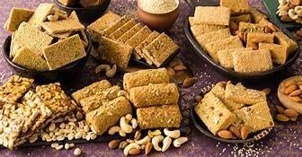 Hit Bite Hit Bite Gur ki Rewari Til Candy Sweets | Gud Revdi | Rewdi | Revadi | Rewadi Gajak Premium Gud (Jaggery) Gajjak Winter Special Immunity Booster - 500 Gms