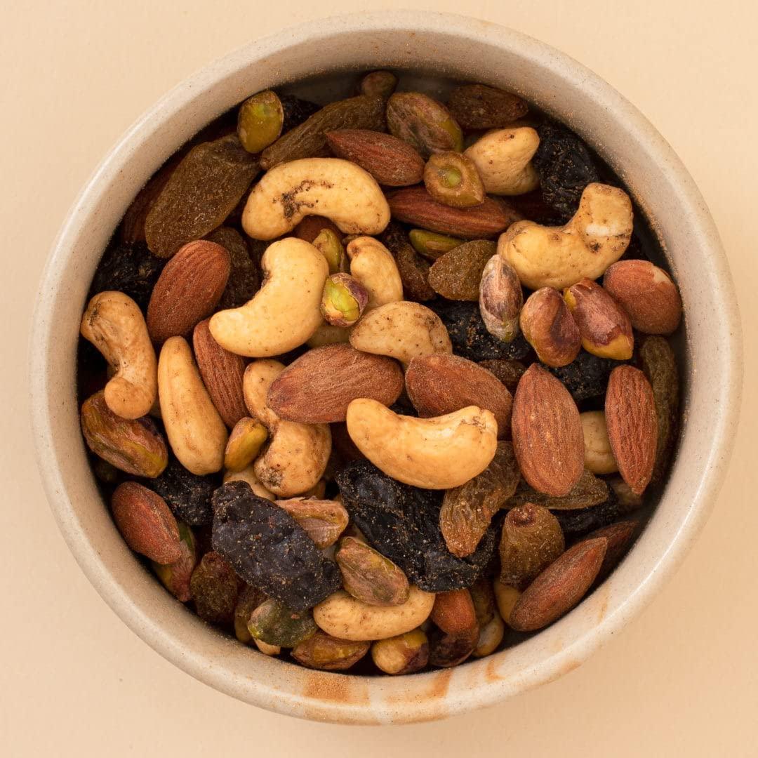 EAT BETTER CO EAT BETTER CO - Premium Nut Mix - Roasted - Pistachios Cashews, Almonds, Golden & Black Raisins | Mixed Nuts & Dry Fruits | 200 gm value pack (Premium Nut Mix - 200 grams Value Pack)