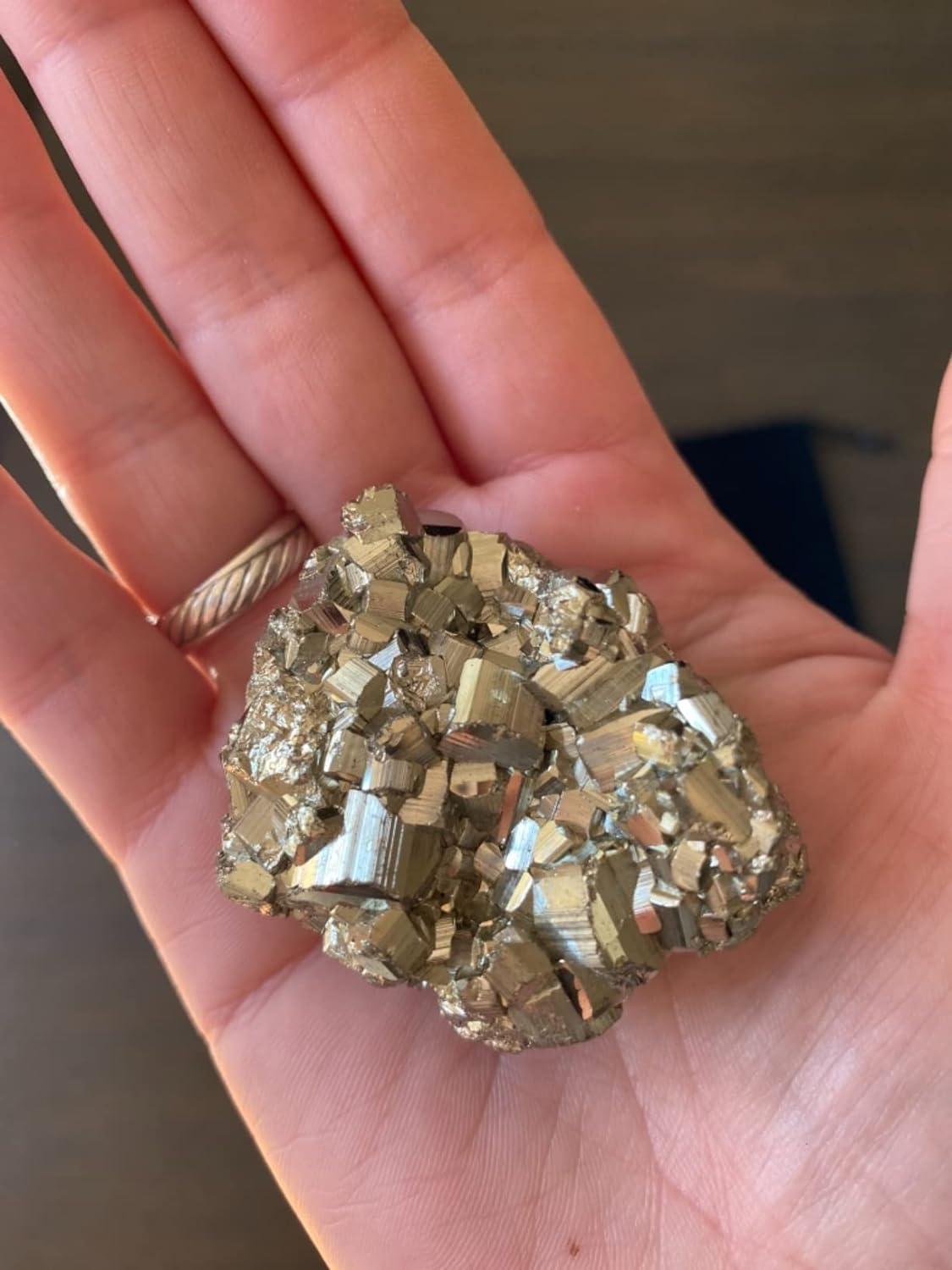 VISION CRAFTED VISION CRAFTED Quartz Pooja Cabinet (Gold)