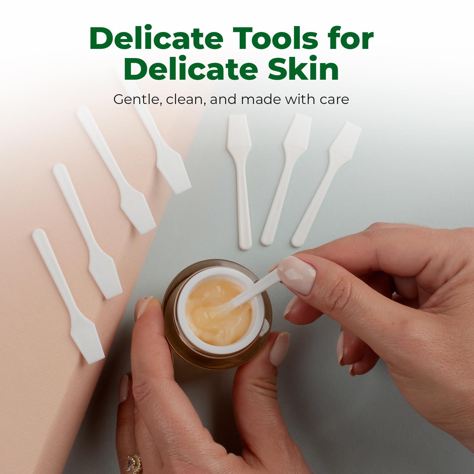 Kopperko KOPPERKO 100 Pack 2.5 Inch Cosmetic Spatulas - Small Plastic Spatula for Cosmetics, Makeup, Creams, Crafts - Multipurpose Mini Applicators for Mixing Creams, Make-Up, Paste and Scraping Jars White