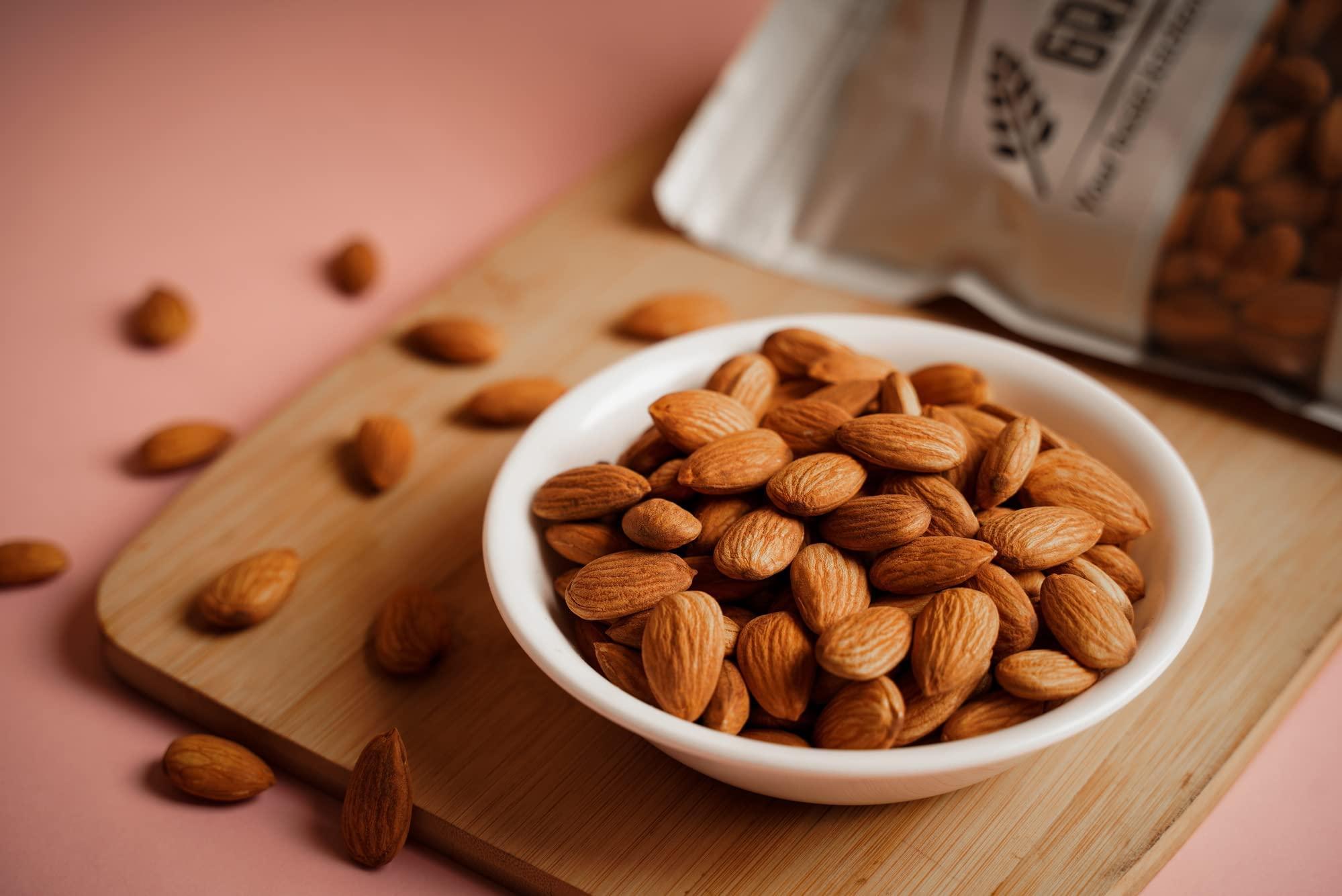 Gramilo-Your basic kitchen and more .. GRAMILO American Almond Regular, Natural & Healthy Superfood Energy Snack for Ideal for Baking, Salads & Snacking Delicious Dry Fruits, Good Source of Protein and Minerals,Pack of 250 Gram