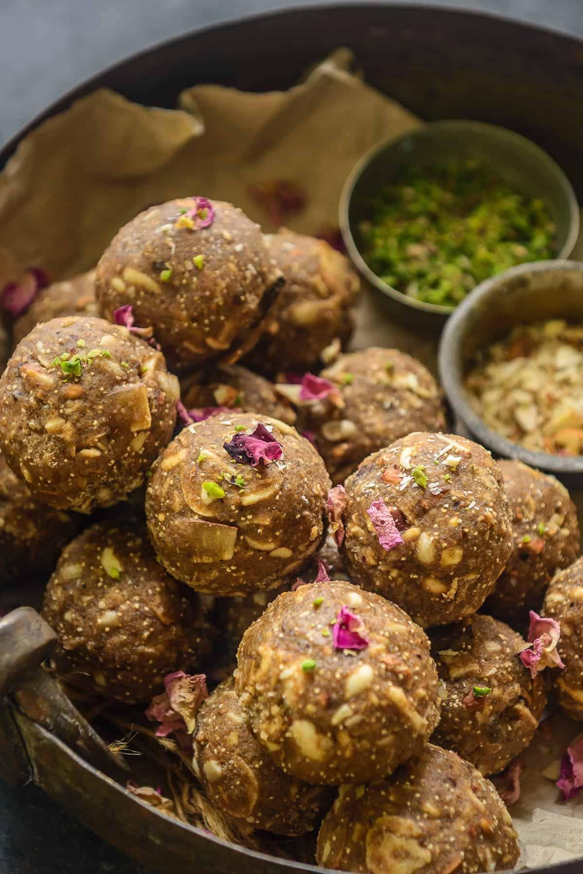 LADILA LADILA Acacia Edible Gum | Babool Gond for Ladoo | Kikar, Dink,Gum Arabic | 100% Authentic, Food Grade, Pure & Fresh (900gm)