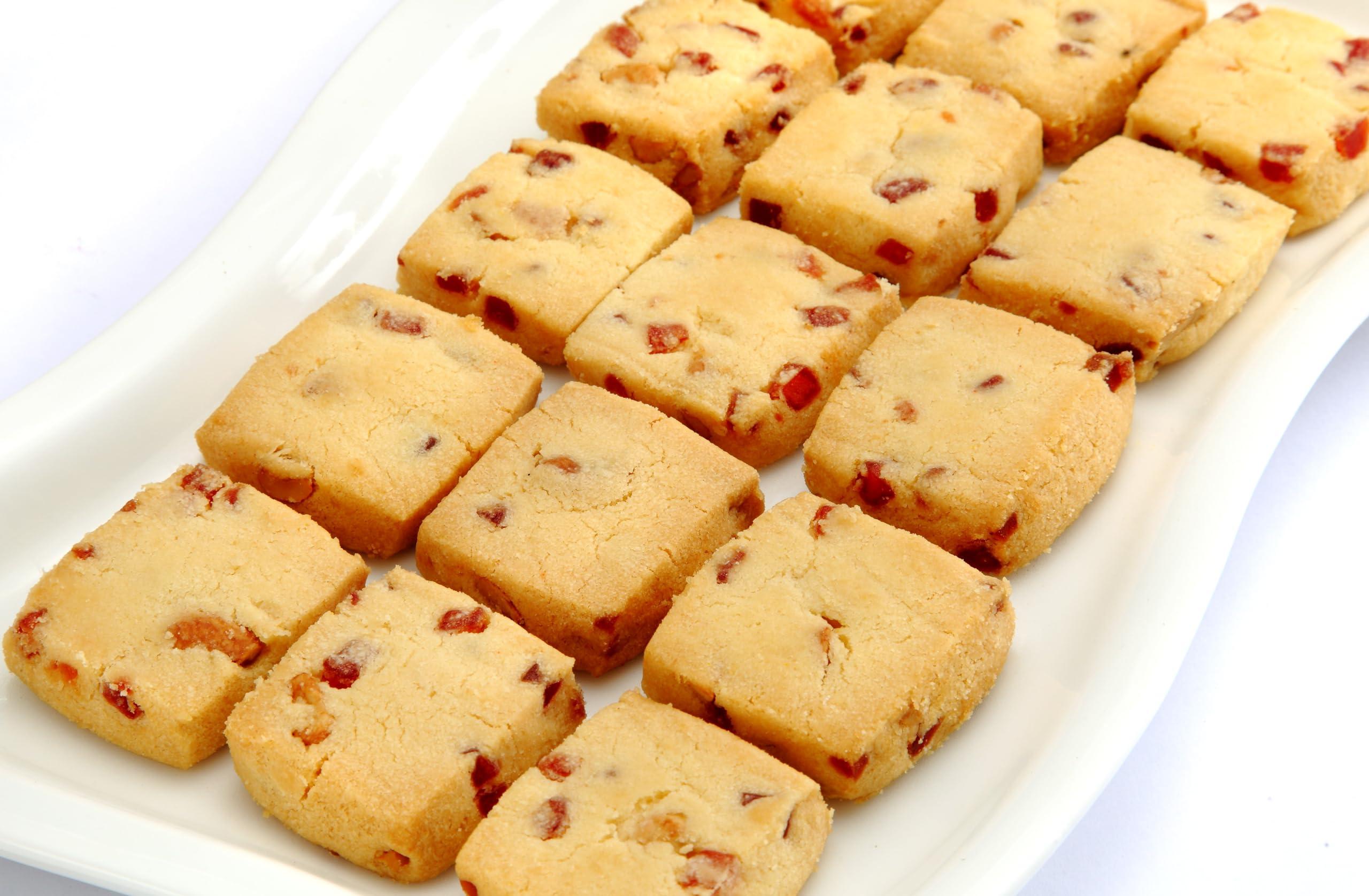 Karachi Bakery Karachi Bakery Fruit Biscuits, 800g ( Pack of 2, 2 X 400 grams )