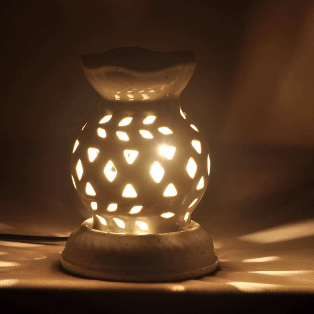 Wonder Monk Wonder Monk Electric Diffuser for Aroma Oil, Electric Ancient Matki Diffuser with Bulb (White - with 10ml Aroma Oil) (Jasmine & Tea Tree)