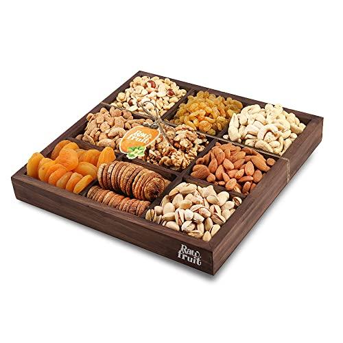 HYPERFOODS Dry Fruits and Chocolates Gift pack Cashew Almond Raisins Walnut Dry Fruit Gift Pack Dry Fruit Combo Pack