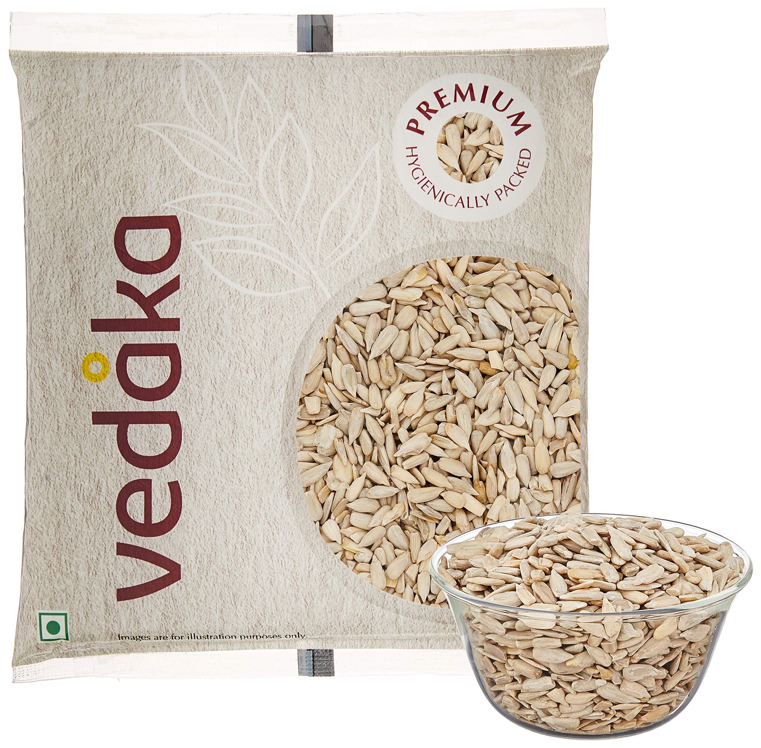 Vedaka Amazon Brand - Vedaka Premium Pumpkin Seeds, 200g + Amazon Brand - Vedaka Premium Sunflower Seeds, 500g