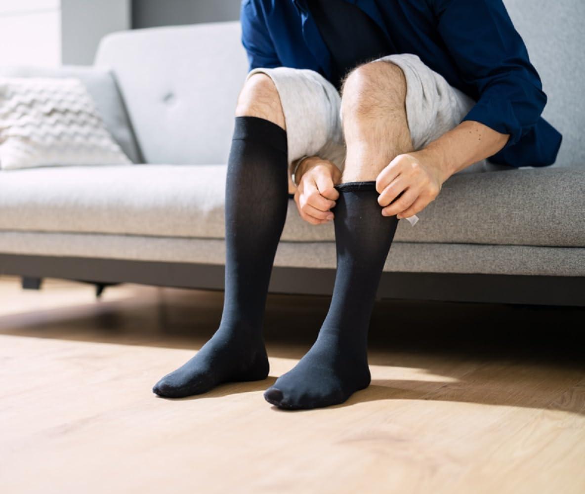 Aktive Support Aktive Support Medical Grade Travel Flight Socks | Graduated Compression 18-21 mmHg at Ankle | Relieves Tired and Aching Legs, Pain and Swellings (Medium)