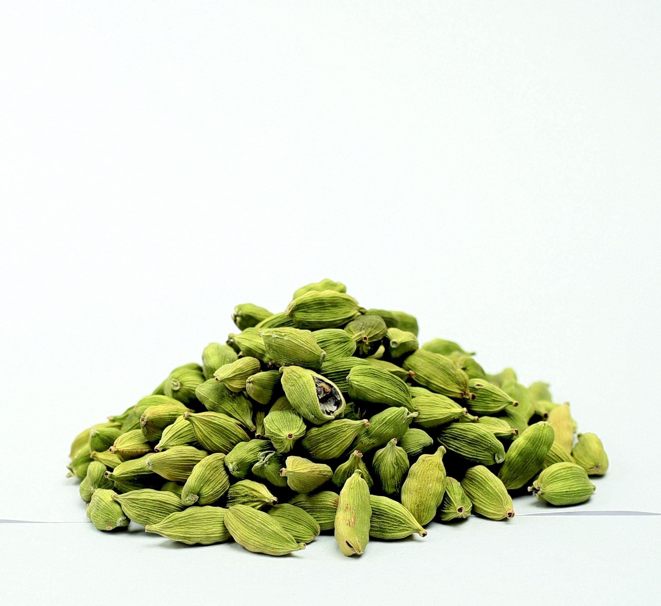 Generic Munnar Spices Green Cardamom Pods - Natural and Fresh for Cooking (whole elachi) (100 g)