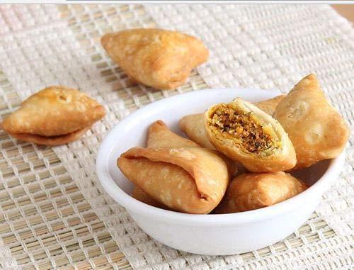 GENERIC Anuvan Feel The Utsav Ready to Eat Super Tasty Mini Dry samosa, BEST Homemade Small Moong Daal Samose | Indian Namkeen Nashta 400G