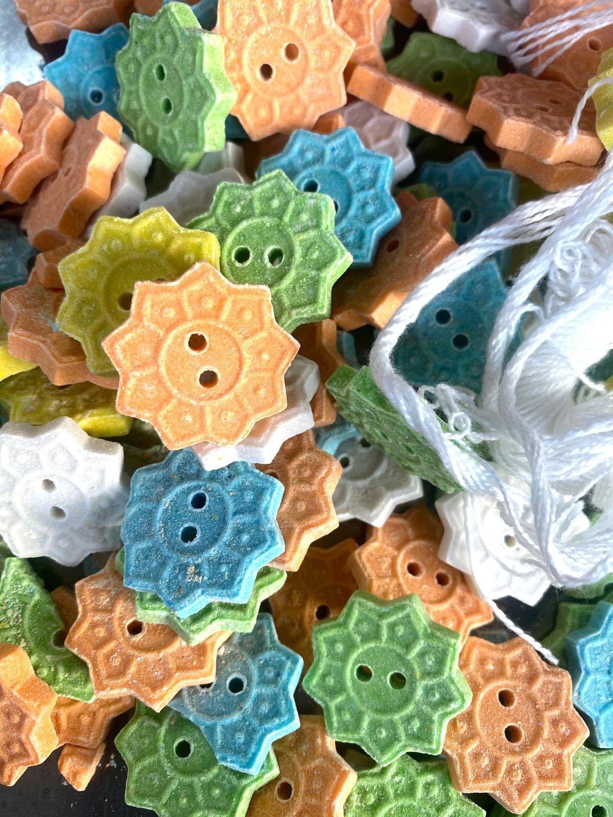 MINI MALL SUPER MARKET MINI MALL SUPER MARKET Colourful Thread Candy/Kairu Mittai/Rope Candy/Sakaram Mittai/90\'s Kids Candy Jar 500 Gm - Mix Fruits