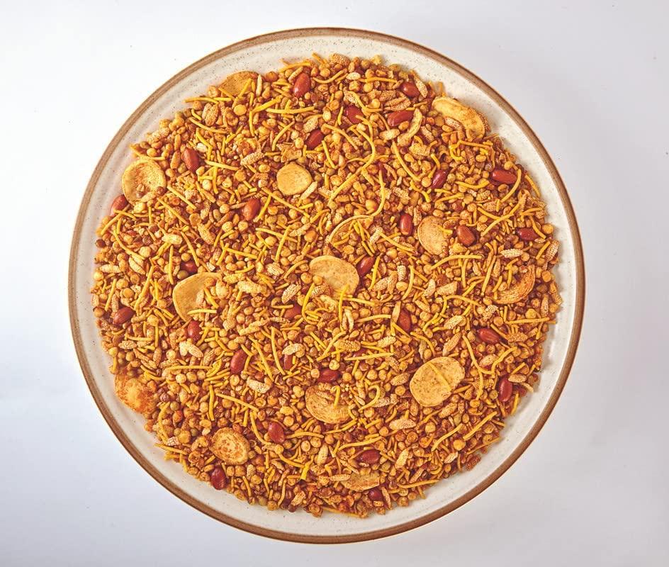 BHUJIALALJI Bhujialalji Bikaneri Bhujia and Navratna Mix (pack of 2) 800g| bikaneri Bhujia sev Namkeen with Dew beans,gram flour and indian Spices|Tasty Snack Mixture|Ready to eat