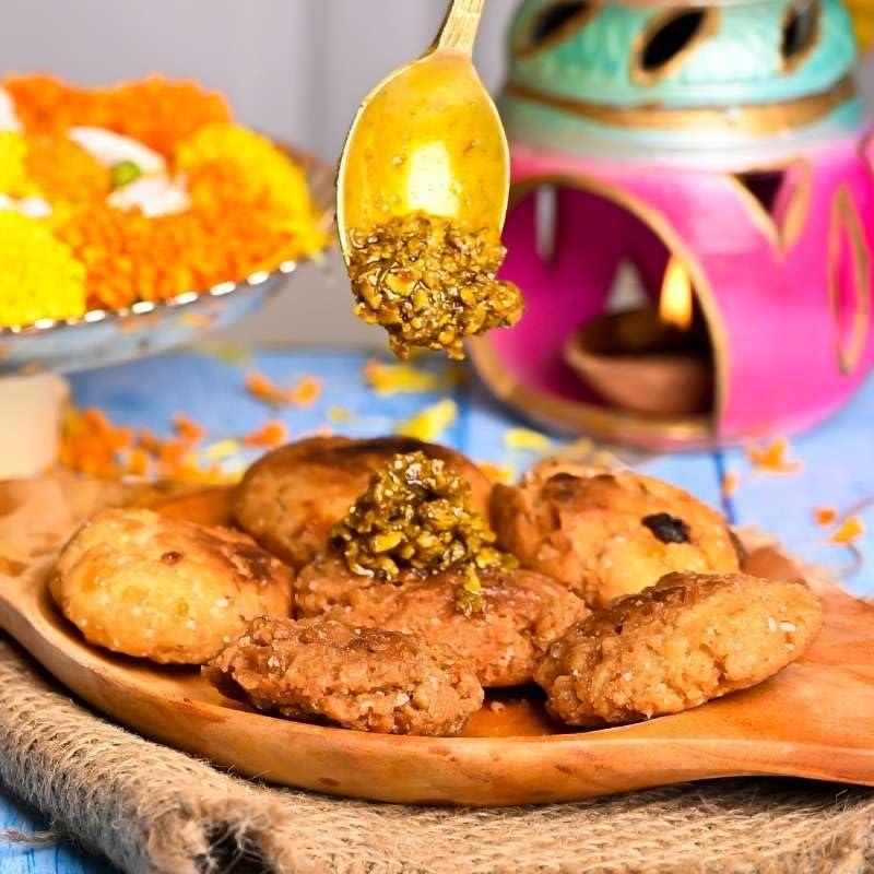 JhaJi - Taste of Mithila JhaJi - Taste of Mithila Oal Ginger Chilli Mix Pickle | Tangy, Spicy, And Gingery Aftertaste | Grated Jimikand Pieces | Sun-Dried | Bihari-Style Homemade Pickle, 500G