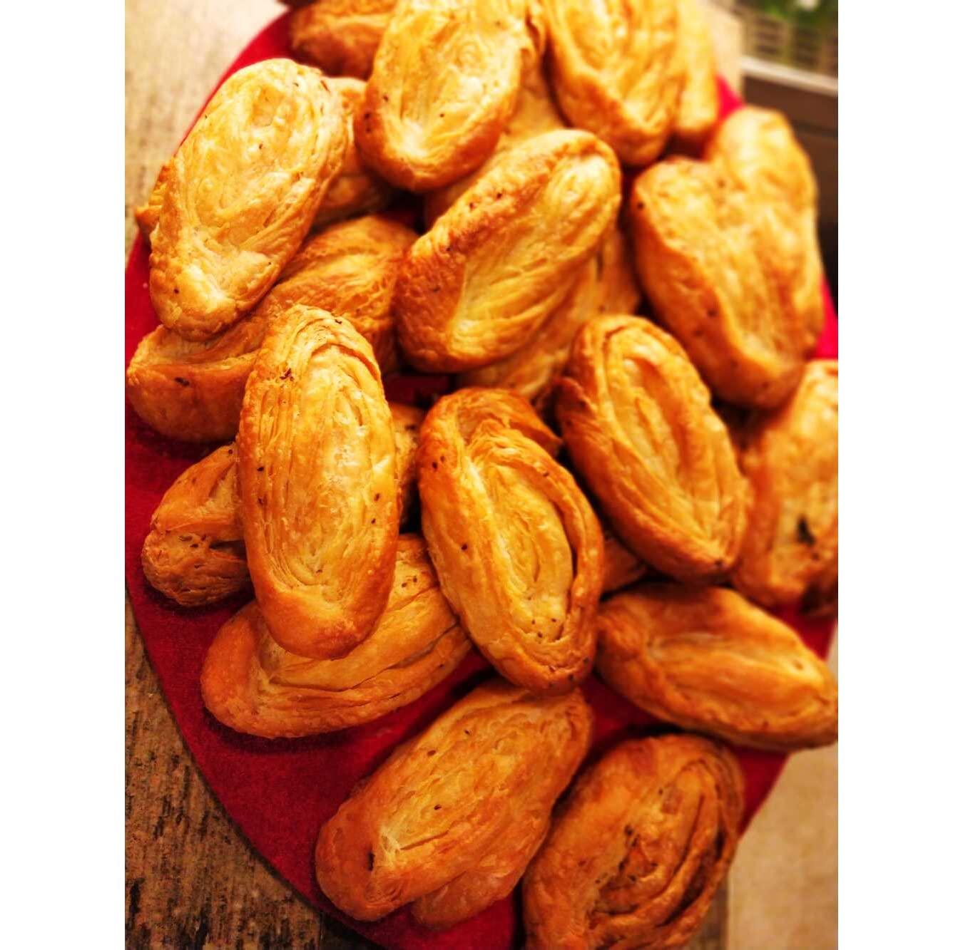 GHOTARAM Ghotaram Baked Fain Fan Khari Puff Snack - Flaky & Crispy, Teatime Snack/Healthy Indian snack||Chai/Tea/Coffee Time Partner||Breakfast Fain/Fan Puff-150gm