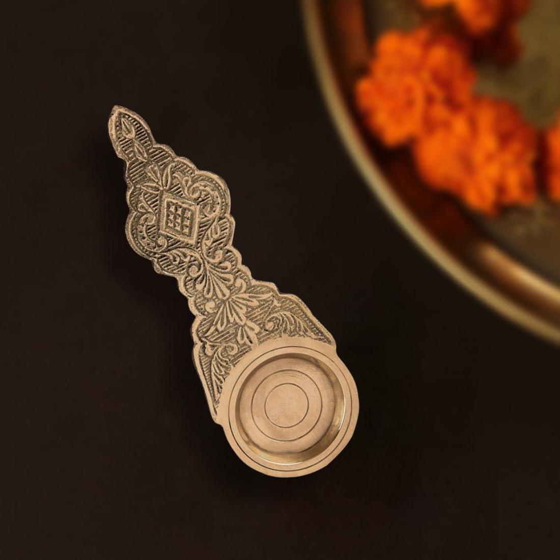 DOKCHAN DOKCHAN Brass Embossed Kapoor aarti/Kapoor dani Brass/Kapoor Burner/Golden Color Kapoor Holder with Handle for Pooja, aarti (4.5 in, 2.00)