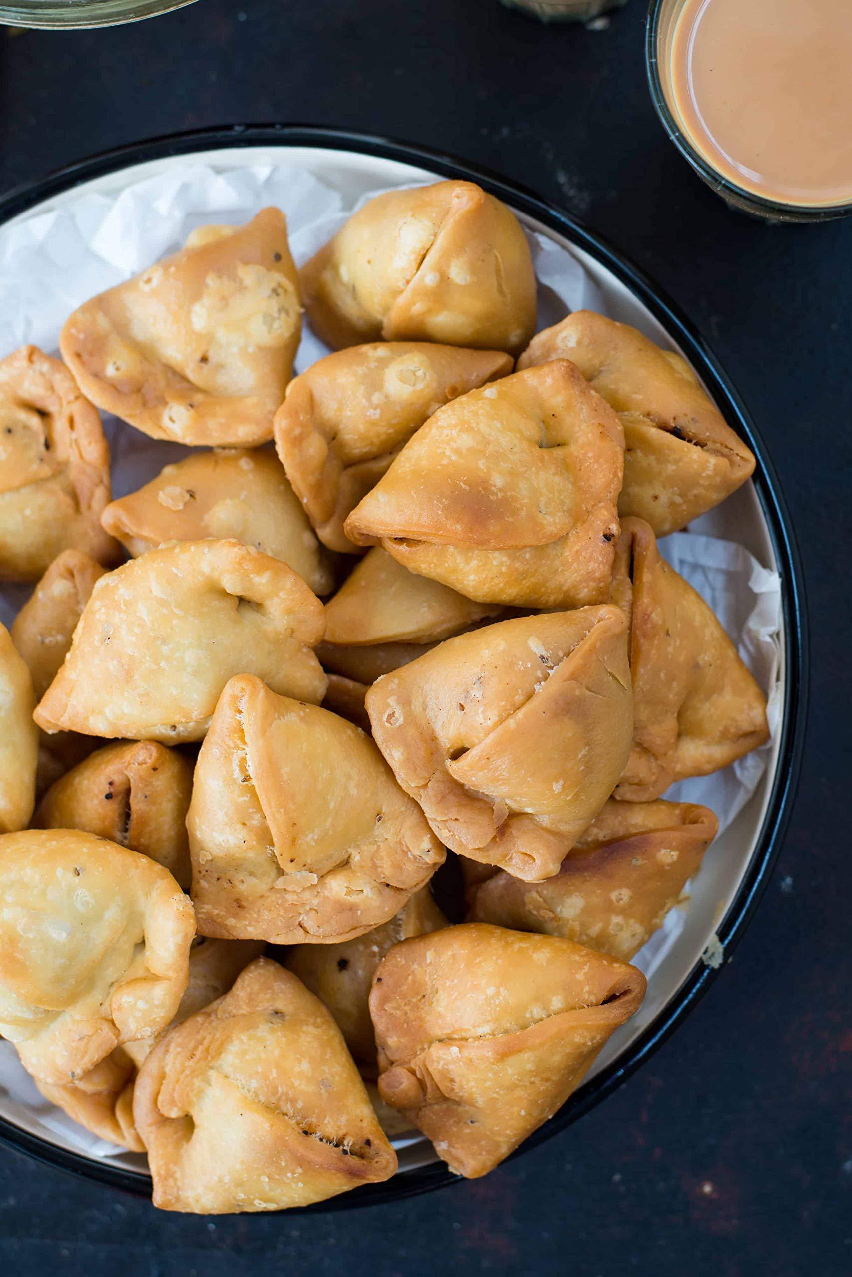 GENERIC Anuvan Feel The Utsav Ready to Eat Super Tasty Mini Dry samosa, BEST Homemade Small Moong Daal Samose | Indian Namkeen Nashta 400G