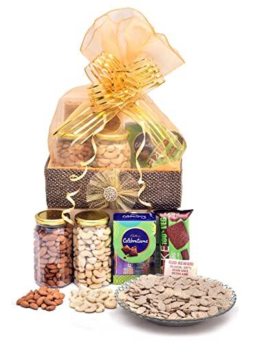 Giftrend Giftrend Makar Sankranti Gift Hamper I Dryfruits, Nuts, Deshi Ghee Revdi And Chocolates For Winter Festival Gifting I New Year I Christmas,800gm