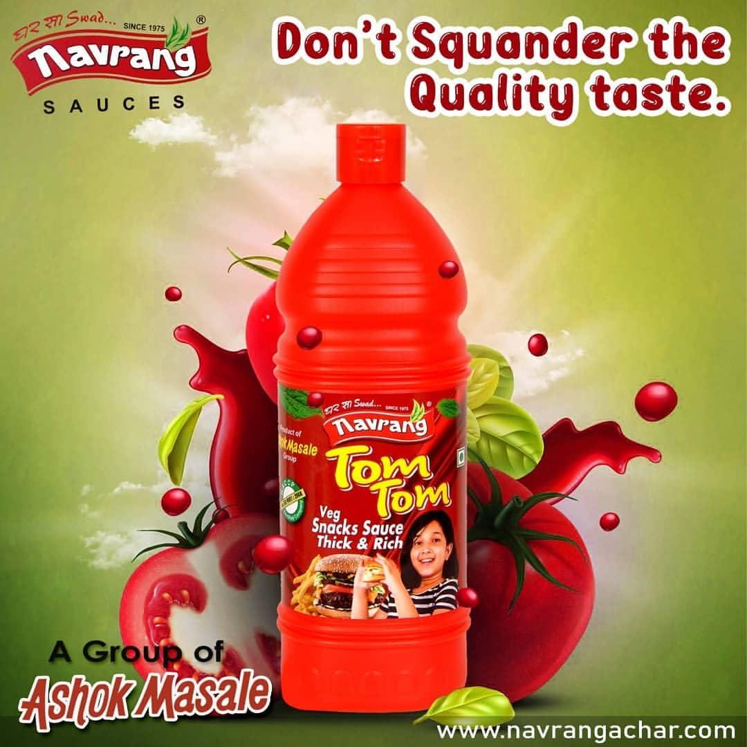 navrang Navrang Tom-Tom Tomato Sauce Spicy Hot Chutney Gourmet Veg Snacks, Gluten Free Fresh Sauce Bottle: 900gm
