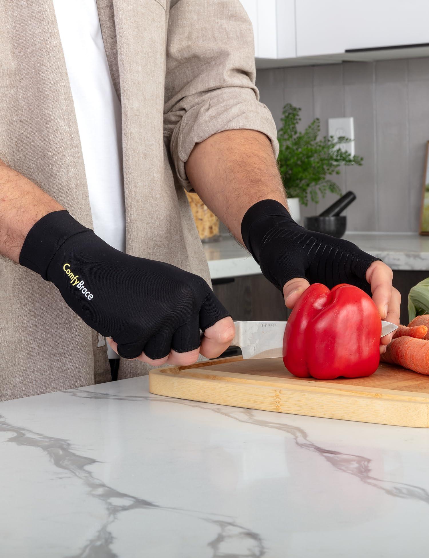 ComfyBrace ComfyBrace Copper Infused Compression Arthritis Gloves for Hand & Finger Relief from pain/swelling caused by Rheumatoid, Black, Small (1 Pair)