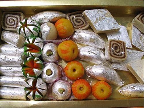 CLASSIC WARAQ CO. Edible Silver Leaf, Pure Chandi Varakh Booklet, 2.5\" by 2.5\'\' inch Edible Foil Gold Foil Paper for Facial, Cake Deco, Spa, Ice Cream, Desserts, Food (10)