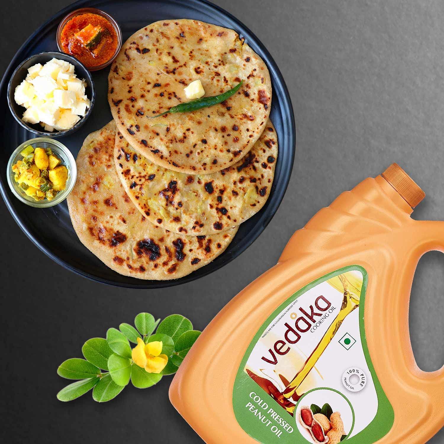 Vedaka Amazon Brand - Vedaka Cold Pressed Groundnut (Peanut) Oil, 5L- (Ghani) & Amazon Brand - Vedaka Sesame (Gingelly) Oil Bottle, 1 L (Cheku/Ghani)