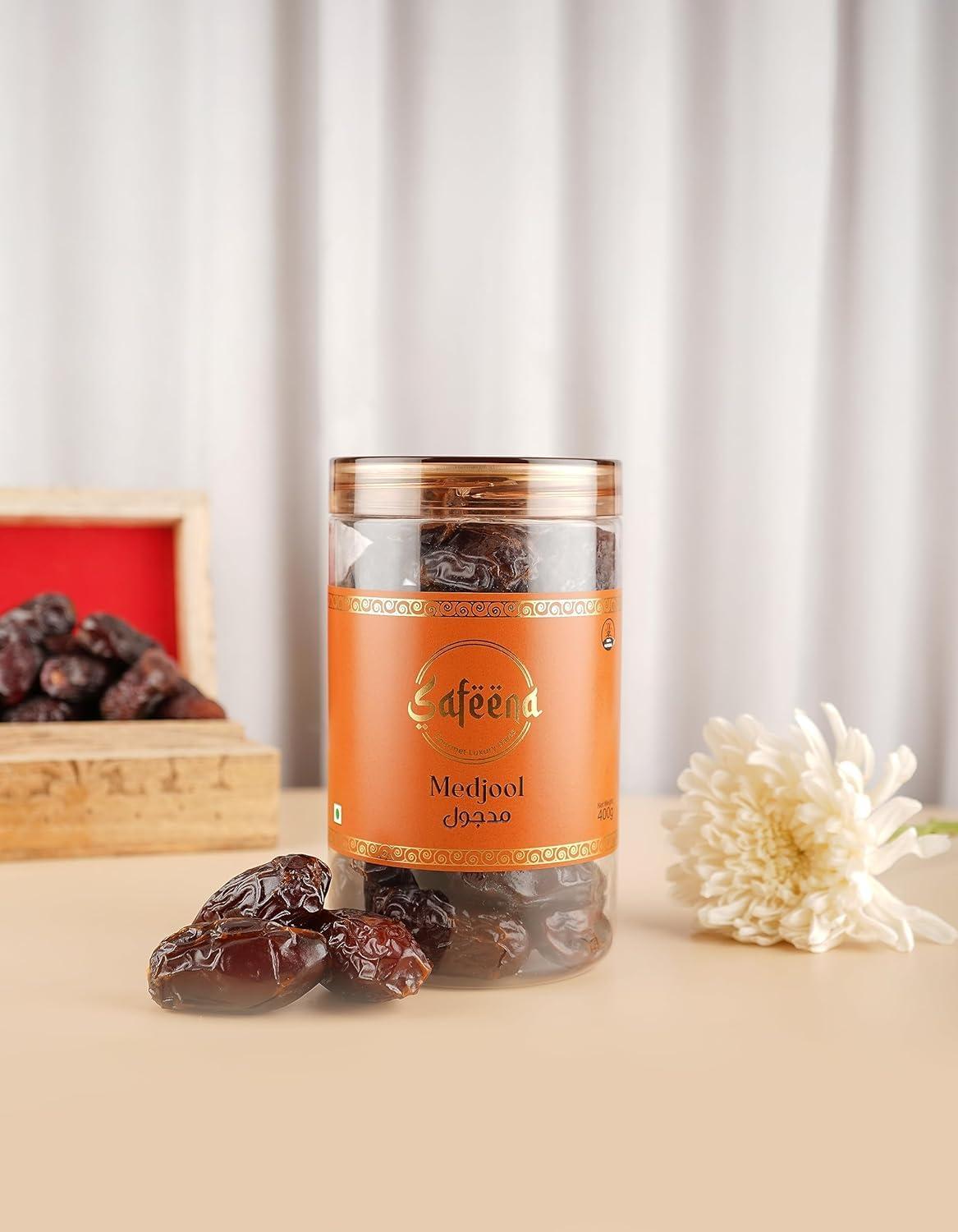 SAFEENA Safeena Jumbo Seedless (Pitted) Medjool Dates 400G | 100% Natural | No Added Sugar | No Preservatives | Gluten Free | Vegan | Non-Gmo | Khajur | Khajoor | Instant Energy | Rich In Calcium & Iron |Seedless| Fresh | Juicy & Delicious | Naturally Sweet