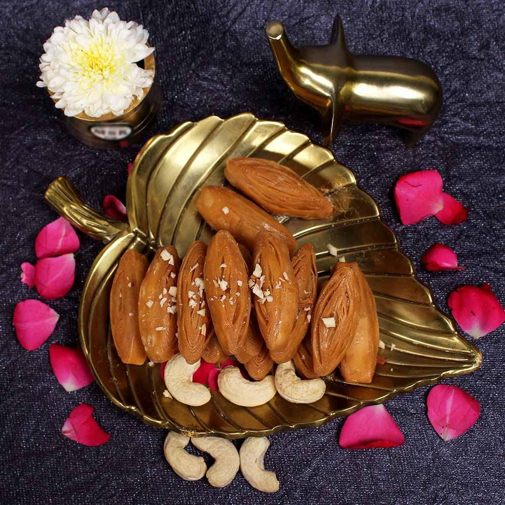 SITARA FOODS Sitara Foods Small/Bite Size Tapeswaram Madatha Kaja/Khaja sweet delicious 250 Grams pack