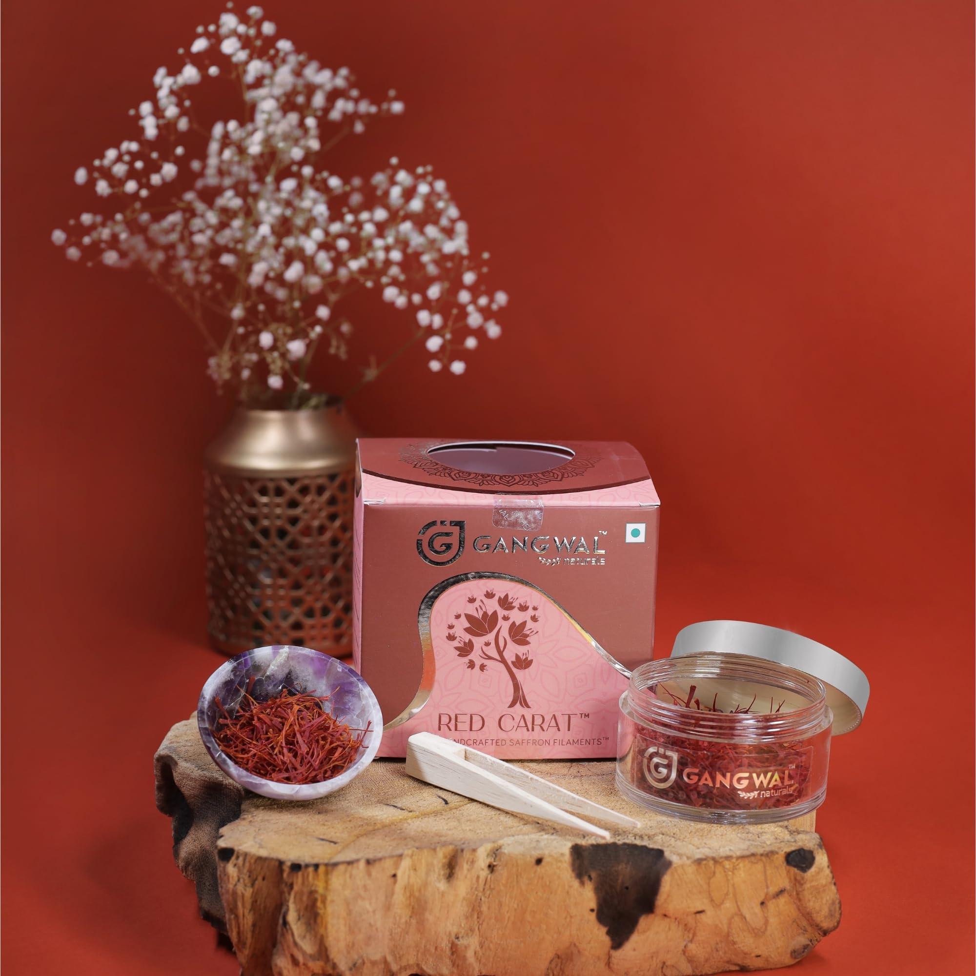 GANGWAL NATURALS Gangwal Naturals Red Carat Gift Pack Original Kesar Saffron | 100% Pure Kesar | Long Kesar Threads | Suitable For Pregnant Women, Food Aroma, Sweets, Beverages, Medicinal, Pooja and Beauty | Natural Stone Bowl + Tweezer Included | 5g