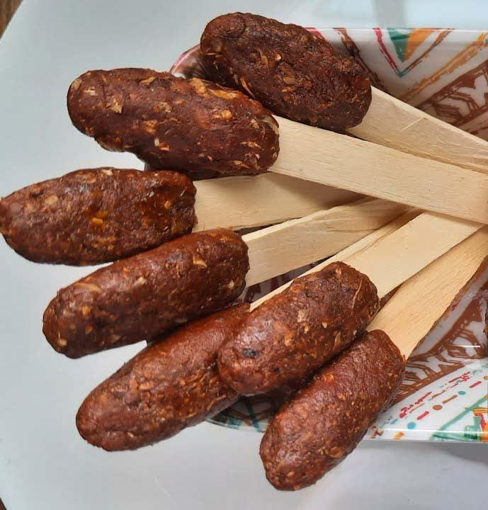 HUNGRY BEAST Healthy & Fresh Khatti Meethi | Imli Candy | Tamarind Candy | Imli Toffee | Chigali | Imli Sticks | Tamarind Khatti | Imli Lollypop (250 Grams)