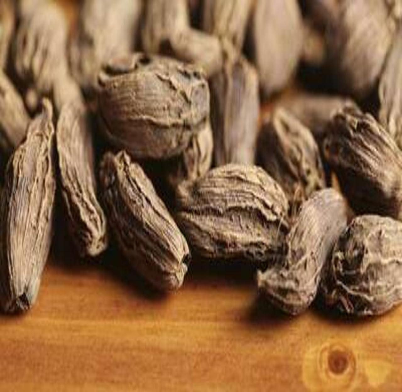 MEENAKSHI SPICES - ORGANIC & PURITY OF NATURE Meenakshi Spices - Whole Black Cardamom | Sabut Badi Elaichi | 20g