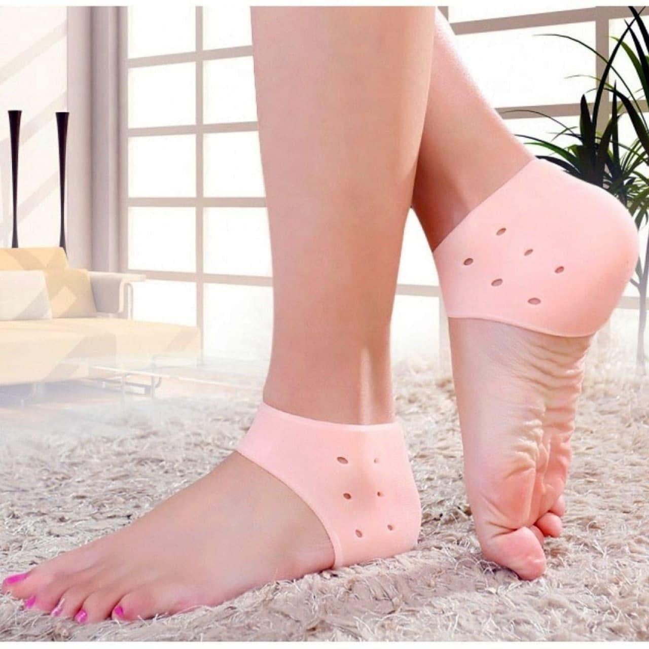 By MILLY By MILLY Professional Series - Eyelash Extension Tweezers - Straight Lash Tweezers for Classic Pickup and Isolation - Precision Pointed Tip - Titanium Coated Stainless Steel - 14 cm (5.5 inches)