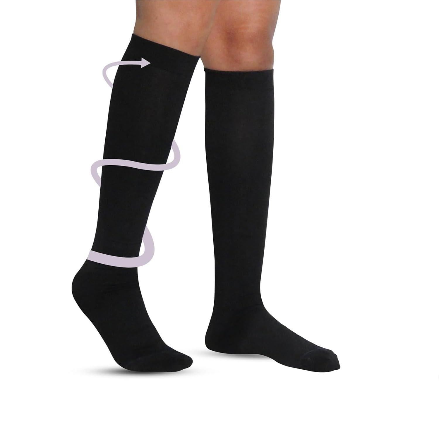 Aktive Support Aktive Support Medical Grade Travel Flight Socks | Graduated Compression 18-21 mmHg at Ankle | Relieves Tired and Aching Legs, Pain and Swellings (Medium)