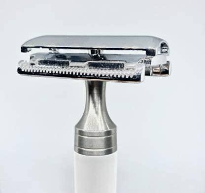 Stylazo Stylazo Shaving Double Edge Safety Razor for Men and Boys Ustra Shaving Razor White Color