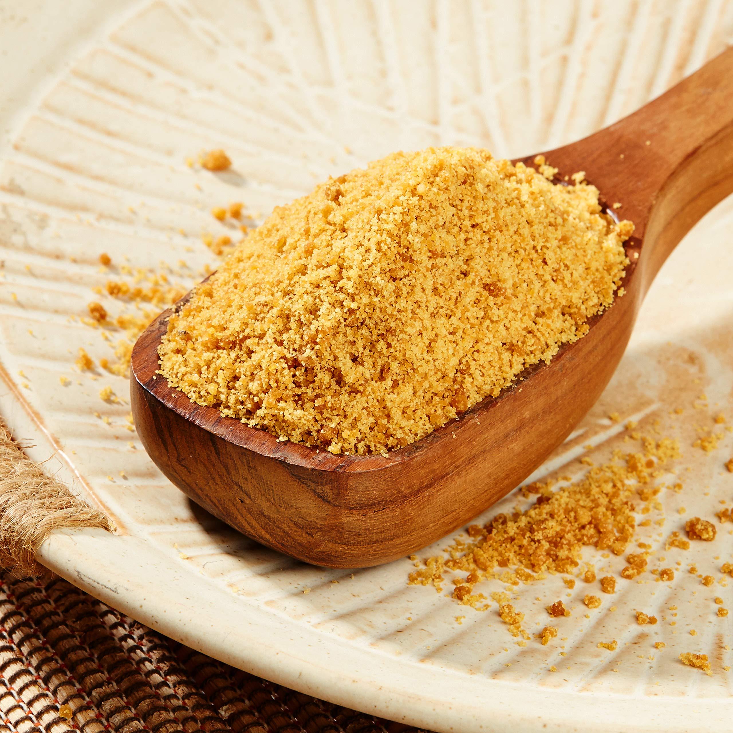 Vedaka Amazon Brand - Vedaka Whole Cardamom (Elaichi), 100g & Vedaka Jaggery Powder, 1kg Jar.