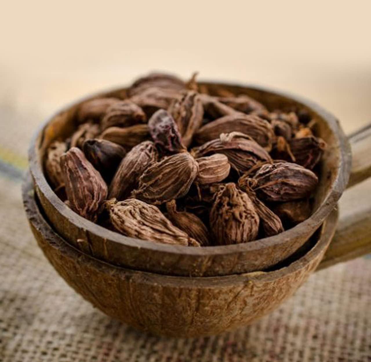 MEENAKSHI SPICES - ORGANIC & PURITY OF NATURE Meenakshi Spices - Whole Black Cardamom | Sabut Badi Elaichi | 20g