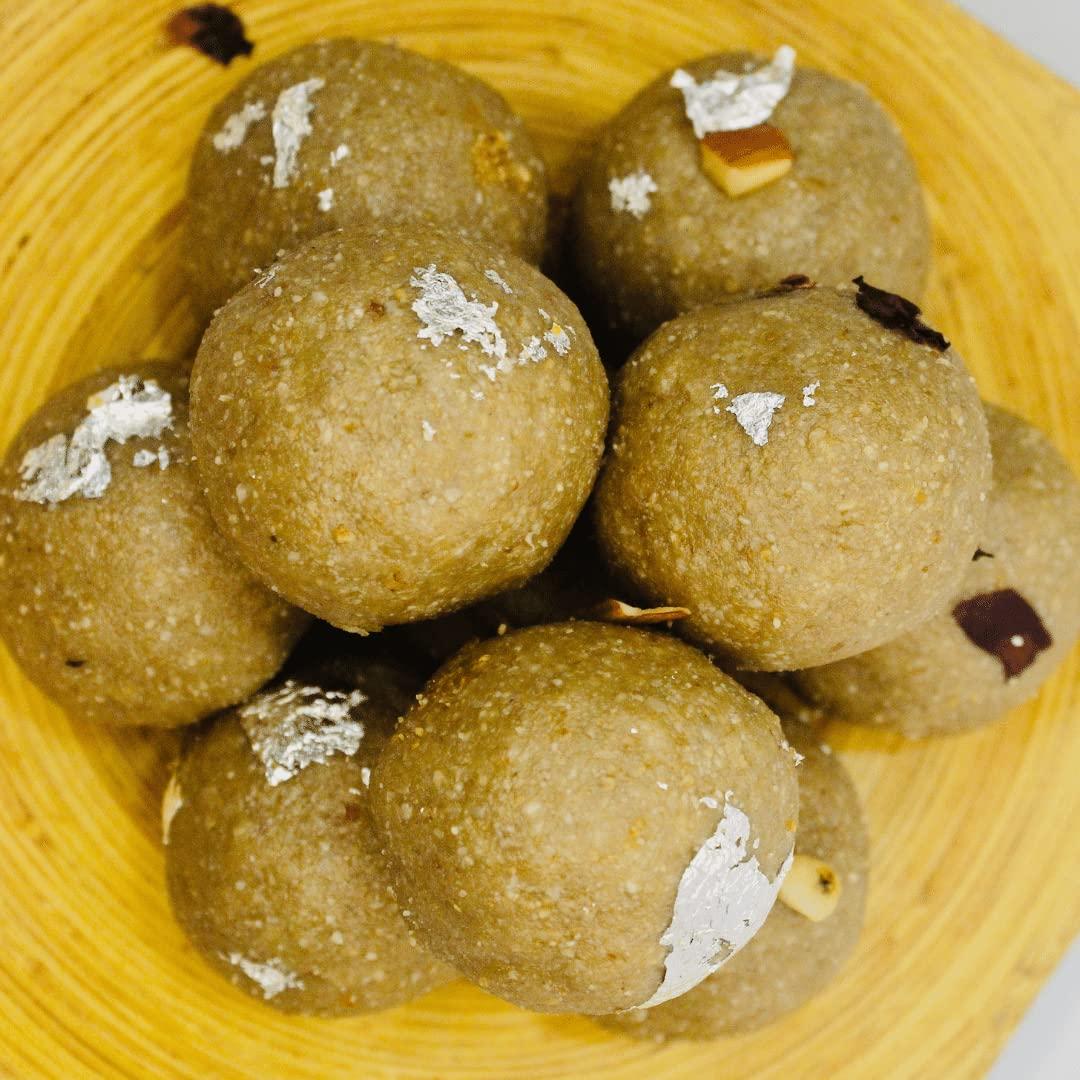 BOMBAY CHEESE COMPANY - AUTHENTIC VEGAN CRAFT MEETHI KAHANI - Plant based pure QUINOA SEEDS LADDU. Refined sugar free. Made with jaggery, plant based ghee (no dalda, no hydrogenated fats, no palm oil, no transfat) Pack of 6-180 gms