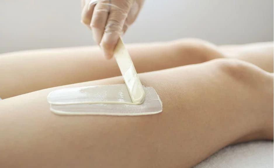 Generic HONEY HERBAL White chocolate wax (apply on arms,legs and under arms) white chocolate wax 600 gm