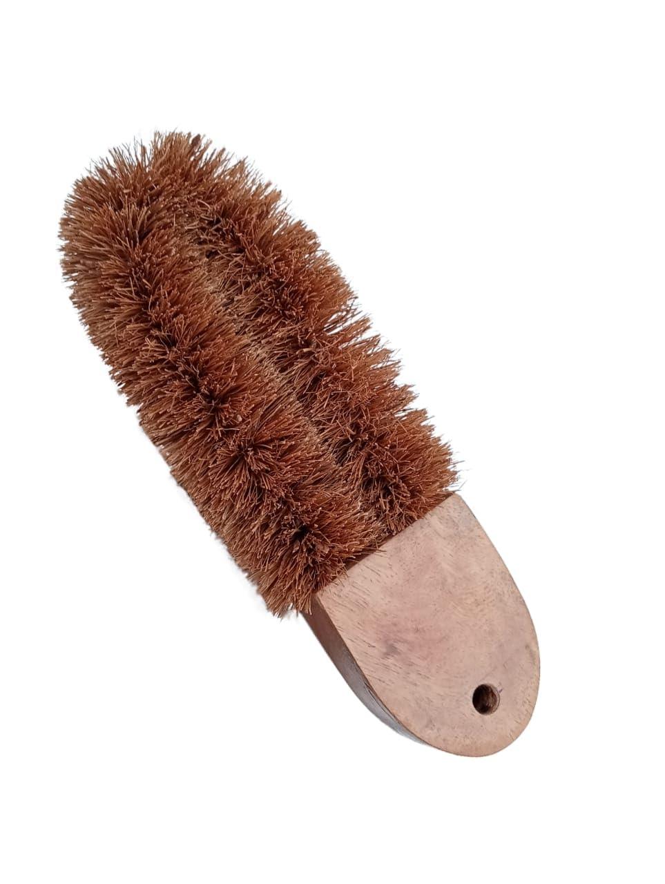 Generic Scrubber Coir Foot Scrubber/Hand Scrubber for Foot and Body/Coconut Fiber Scrubber and Seasoned Mango Wood