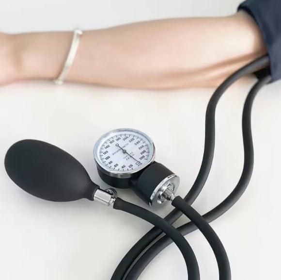 RCSP RCSP Aneroid Sphygmomanometer Manual Blood Pressure Monitor Kit, BP Cuff with Latex Free Inflation Systam with Calibrated Nylon Cuff,