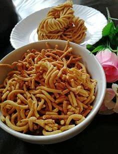 Zelawatji Zelawatji Indore's Famous, Crispy & Crunchy, Medium Spicy Laung Sev -500 GM x 2