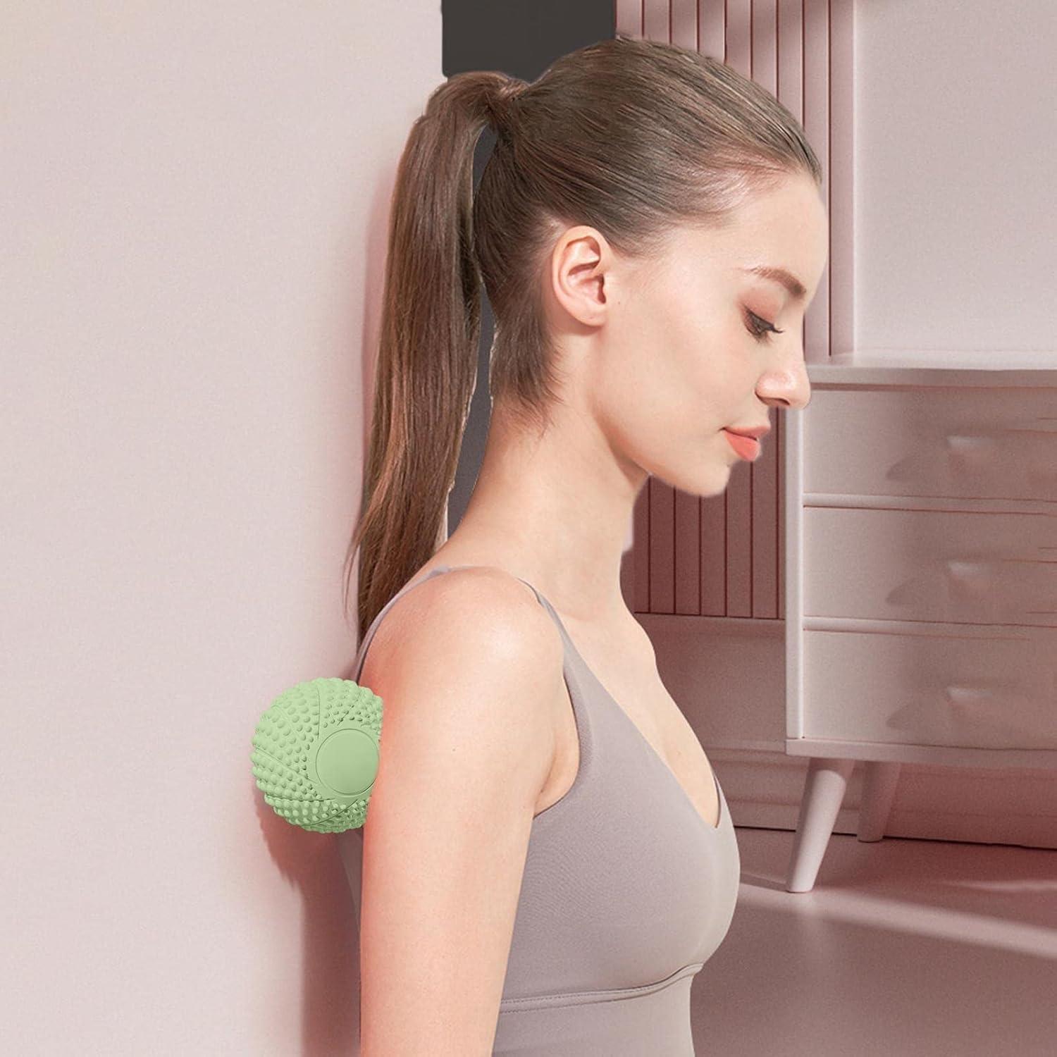 BENCI BENCI Football Massage Ball, Spiky Massage Balls for Plantar Exercise, Plantar Muscle Pains, Massager Ball Spiky Massage Balls for Feet, Back, Hands, Muscle Massager Spiky Roller (Green)