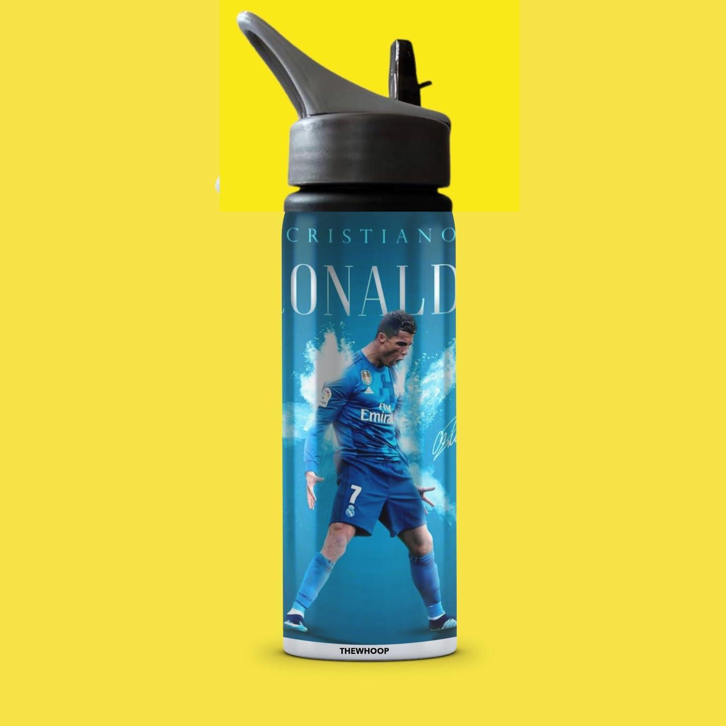 THEWHOOP THEWHOOP Cristiano Ronaldo Printed Sipper 750 ml Aluminium Bottle & Keychain with Holding Grip Feature | Best Gift for CR7 / Football Sports Fans (Green)