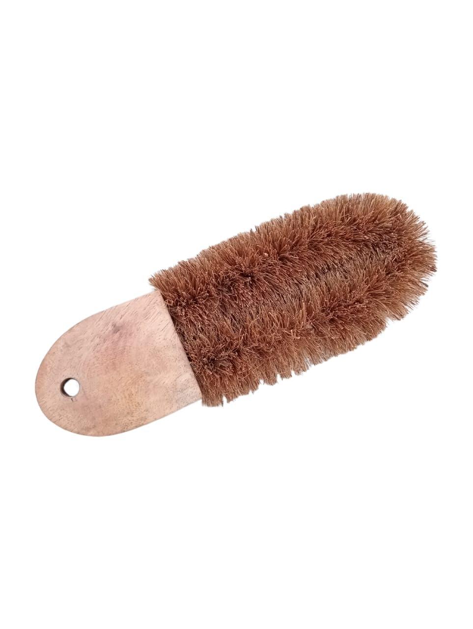 Generic Scrubber Coir Foot Scrubber/Hand Scrubber for Foot and Body/Coconut Fiber Scrubber and Seasoned Mango Wood