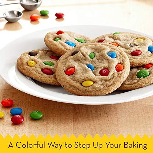 M&M's M&M's Milk Chocolate Candies, Theater Box, 87 g, Brown & White