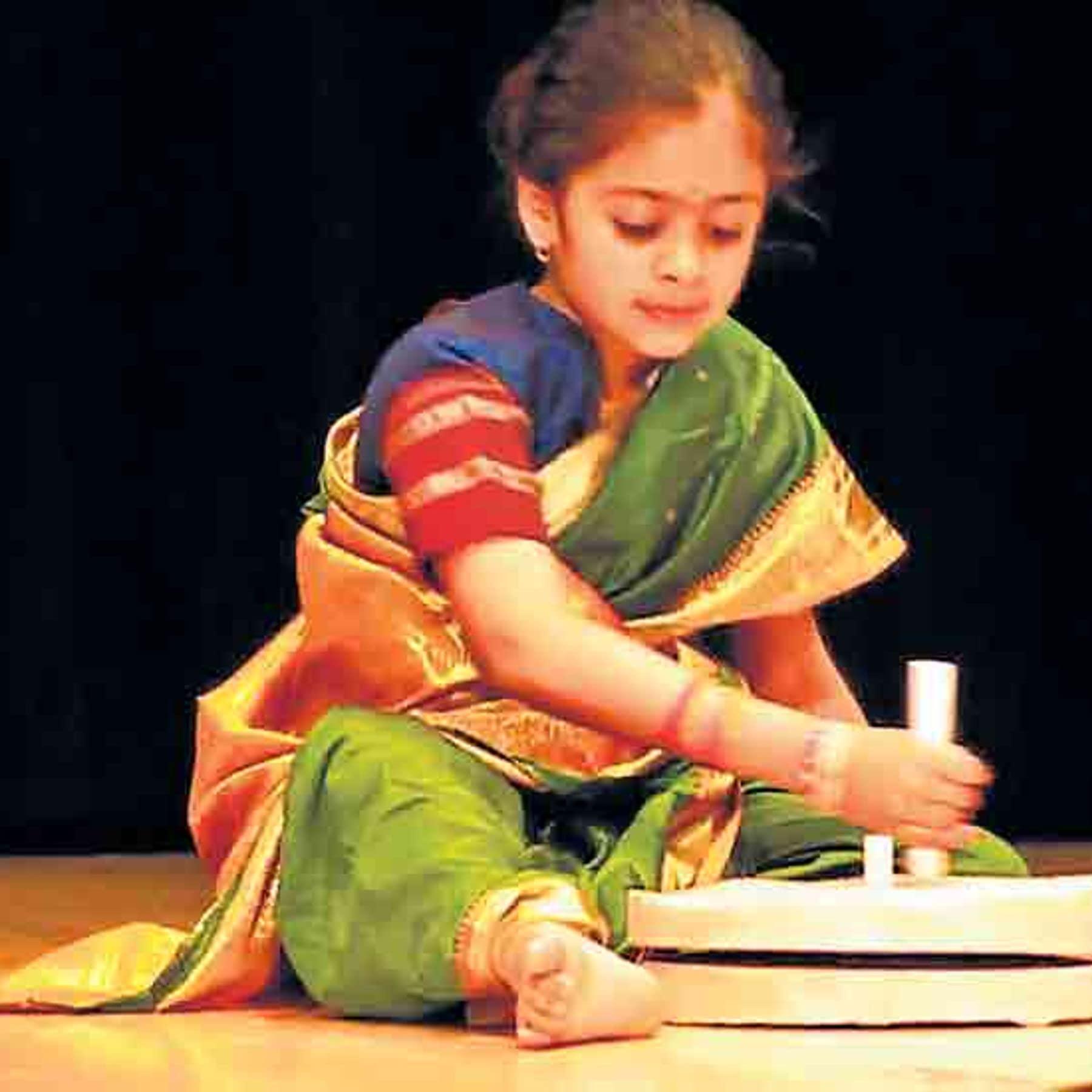 Vibhi Vibhi Moong Dal Wadi | (Made on Stone Grindmill/Jata) | Mangori | Moong Dal Vadi (PLAIN) 400G